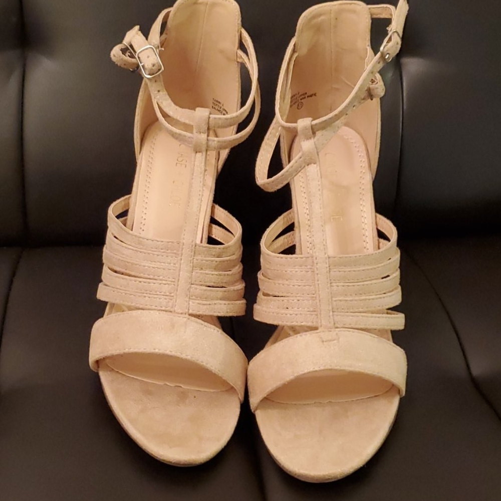 Heels - Picture 4 of 7
